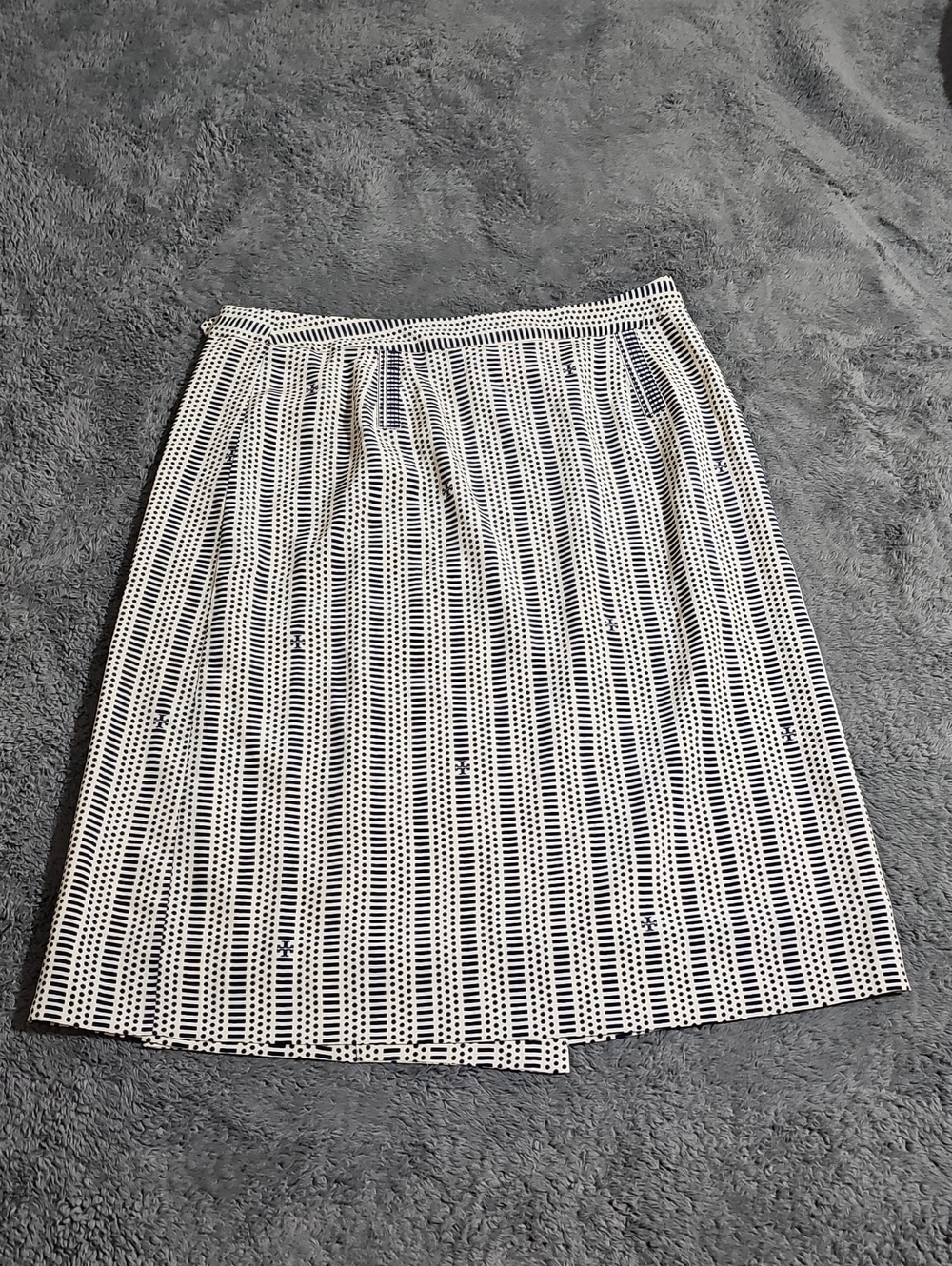Tory Burch Printed Lined Silk Wrap Skirt Size 6 - Picture 5 of 10